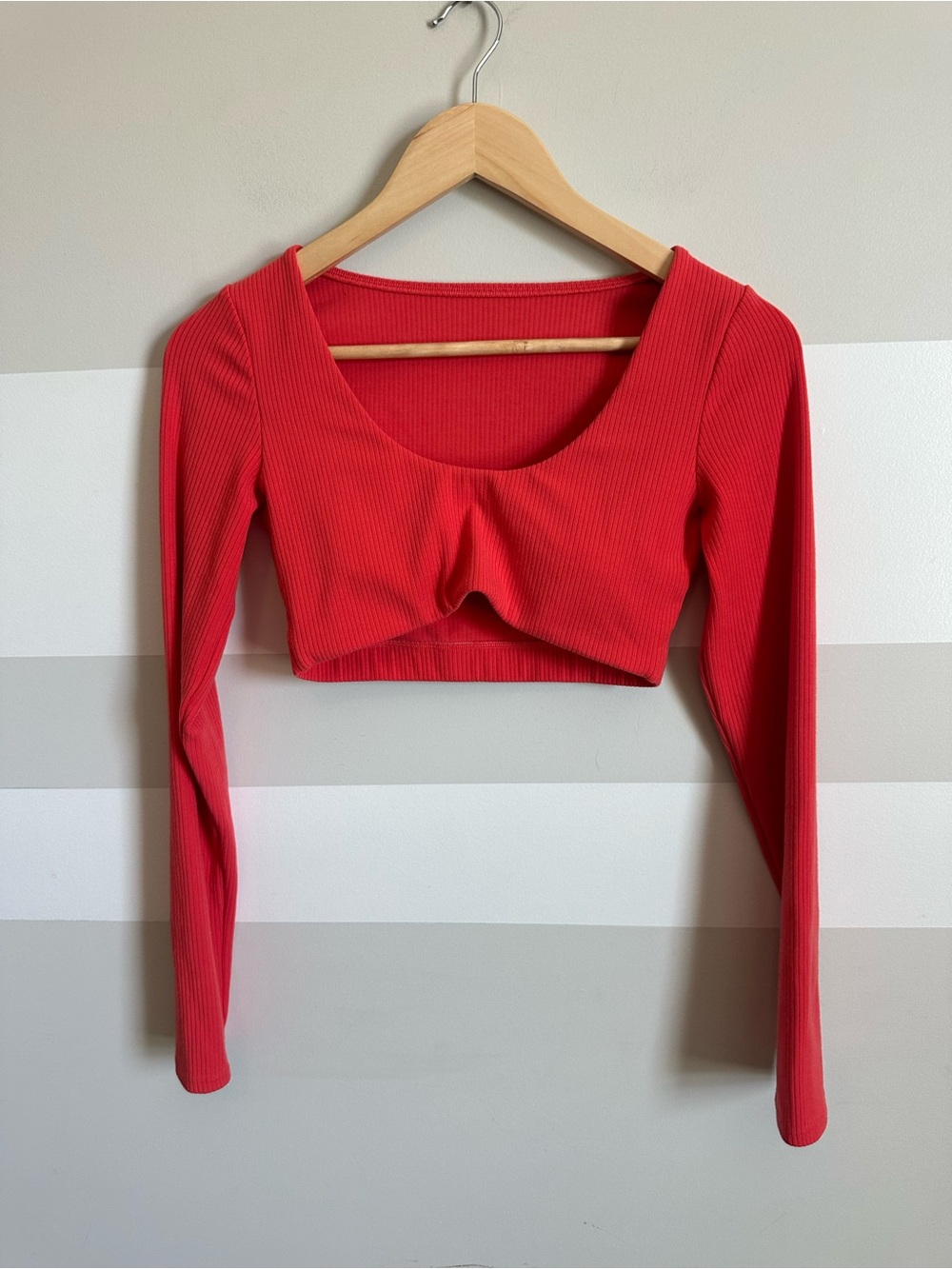Alo Red Long sleeve crop top